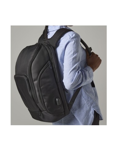 QUA-QD910-Pro-Tech Charge Backpack